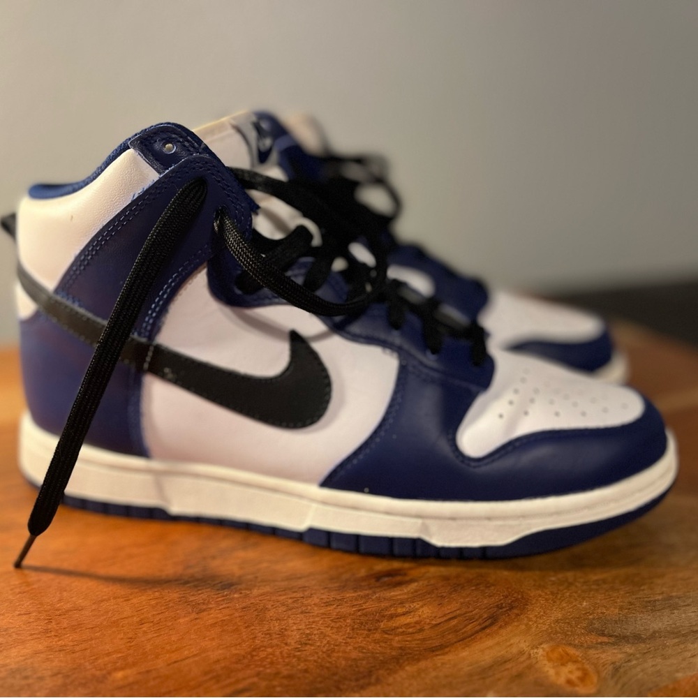 Nike Blue and White Athletic High-Tops